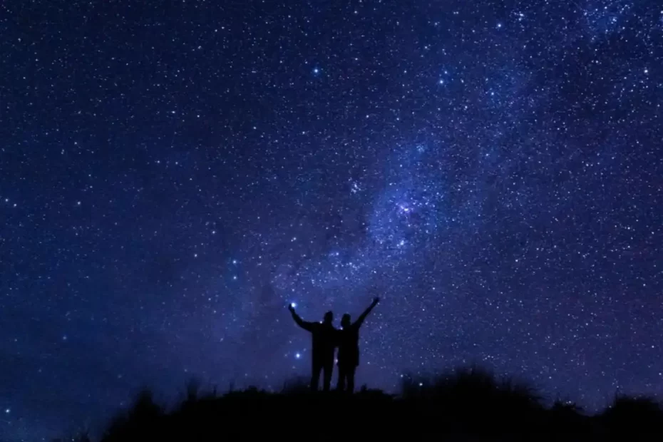 Couple dating under the stars